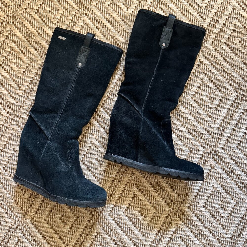 RARE!🔥Gently worn UGG Australia wedge knee high boots.